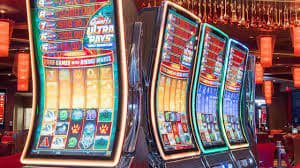 mdl97 ငွေထုတ် – မြန်မာ ကစားသမားများ Wave Money ဖြင့် Withdrawal ပြုလုပ်နေသောမြင်ကွင်း